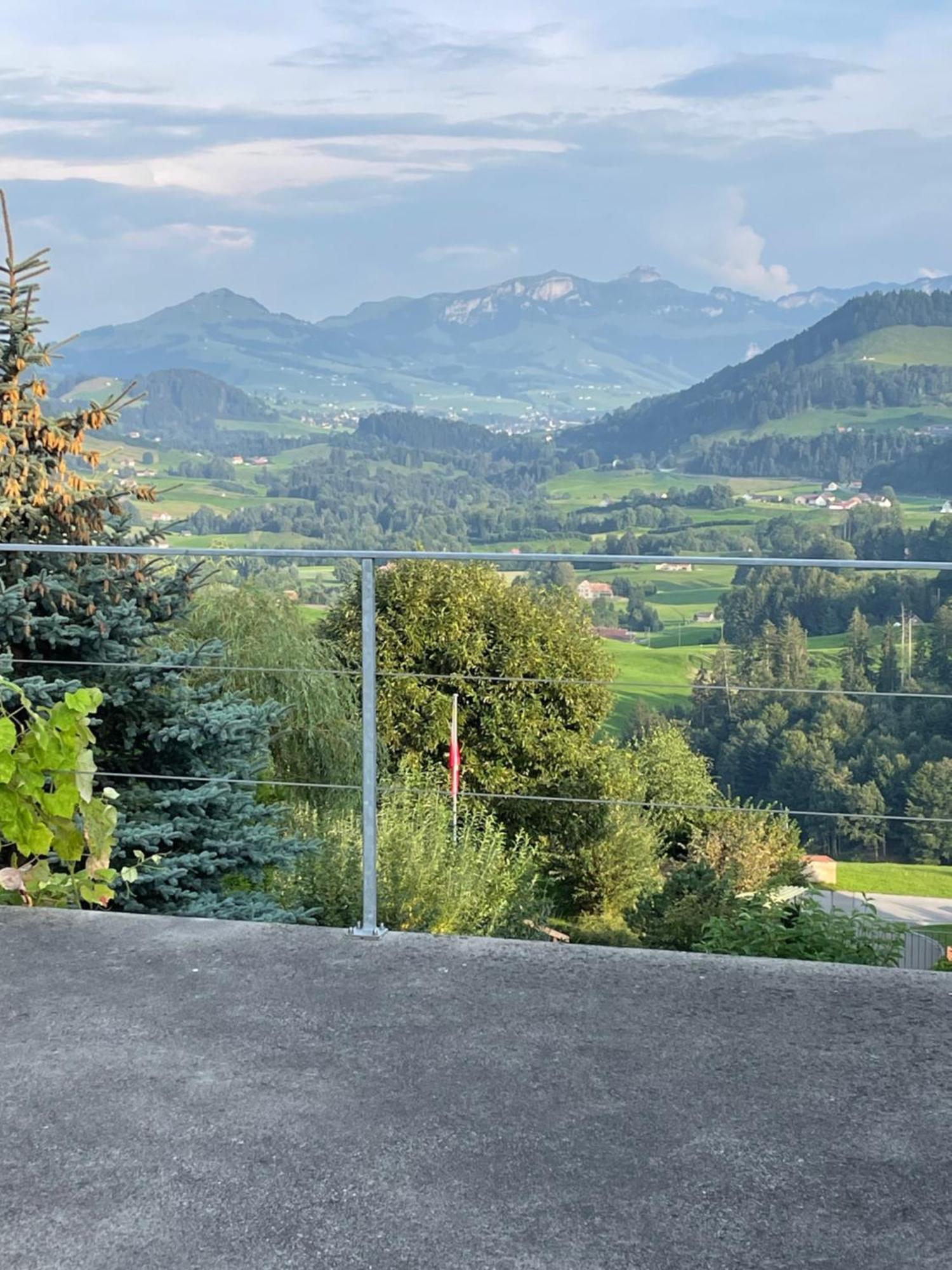 Appenzellerland, Ferienwohnung Mit Aussicht Haslen Exteriör bild
