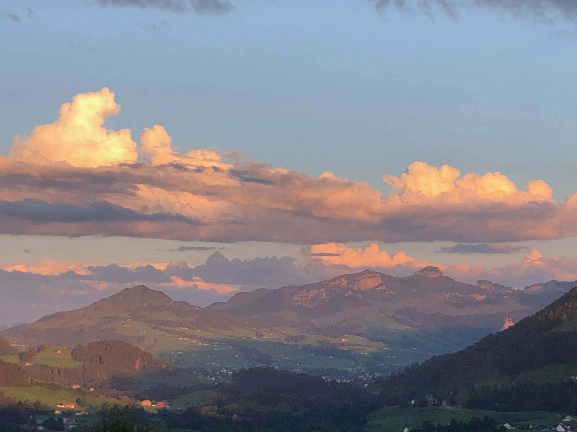 Appenzellerland, Ferienwohnung Mit Aussicht Haslen Exteriör bild